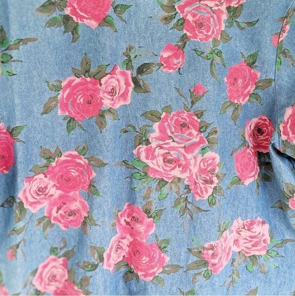 Vintage Fashion Bug Chambray Rose Button-Down - Picture 6 of 8